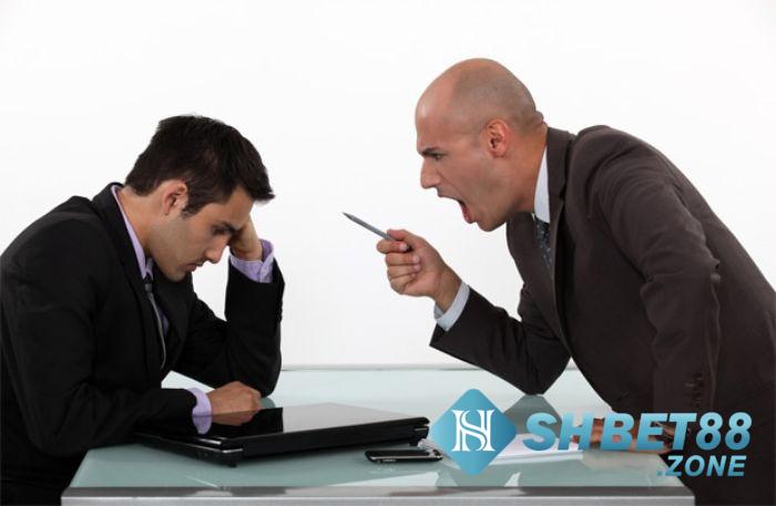 Nằm mơ thấy cãi nhau với người cùng phái đánh con gì? 7 Chiêm bao thấy cãi nhau với bạn học cùng phái