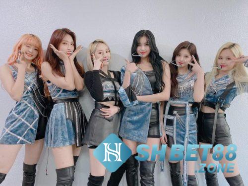 Nằm mơ thấy người nổi tiếng đánh con gì? Điềm lành hay dữ? 7 Chiêm bao thấy hẹn hò với người nổi tiếng