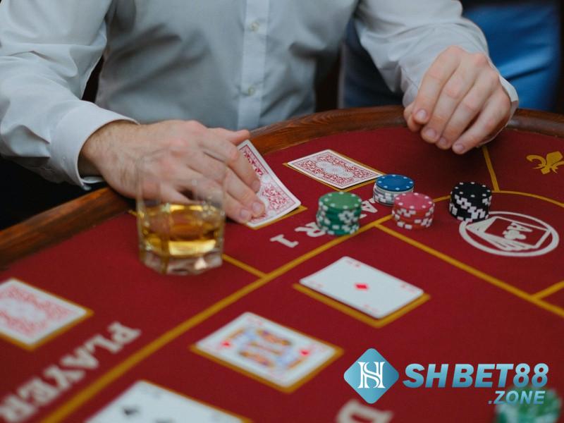 Shbet - Game bài Shbet đa dạng thể loại game nhất 2025 4 Game bài Shbet có lối chơi khá đơn giản kèm tỷ lệ trúng thưởng cao mang