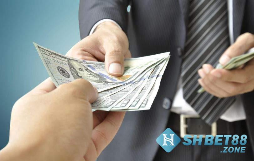 Nằm mơ có người cho tiền đánh con gì? Điềm tốt hay xấu? 8 Nằm mơ có người cho tiền đánh con gì?