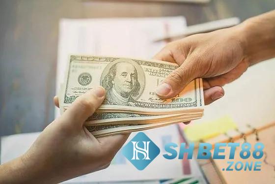 Nằm mơ có người cho tiền đánh con gì? Điềm tốt hay xấu? 6 Ngủ mơ thấy bạn học cho tiền